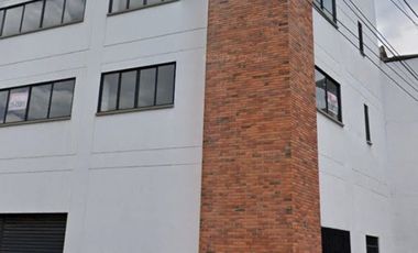 edificio en arriendo en la esmeralda. Cod A215154