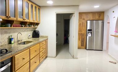 CASA UNIFAMILIAR SANTA MONICA SE PUEDEN CONSTRUIR 5 PISOS