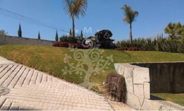 HERMOSA FINCA EN VENTA ACONDICIONADA COMO SALÓN DE EVENTOS MÚLTIPLES.