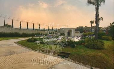 HERMOSA FINCA EN VENTA ACONDICIONADA COMO SALÓN DE EVENTOS MÚLTIPLES.
