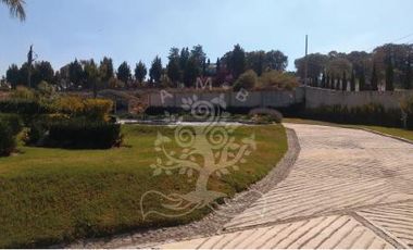 HERMOSA FINCA EN VENTA ACONDICIONADA COMO SALÓN DE EVENTOS MÚLTIPLES.