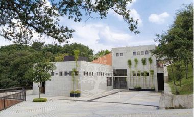 HERMOSA FINCA EN VENTA ACONDICIONADA COMO SALÓN DE EVENTOS MÚLTIPLES.