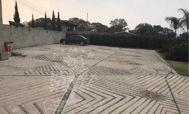 HERMOSA FINCA EN VENTA ACONDICIONADA COMO SALÓN DE EVENTOS MÚLTIPLES.