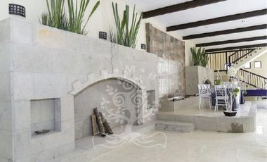 HERMOSA FINCA EN VENTA ACONDICIONADA COMO SALÓN DE EVENTOS MÚLTIPLES.
