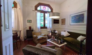 Casa de estilo  168 M 2 totales -Terraza y Quincho apto Comercio y Residencia - Palermo