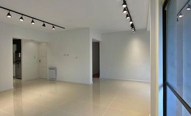 VENDIDO PISO DE 4 AMBIENTES A LA CALLE CON DOBLE BALCÓN en PLAZA MITRE