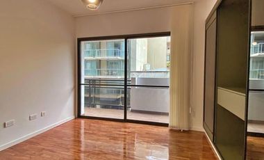 VENDIDO PISO DE 4 AMBIENTES A LA CALLE CON DOBLE BALCÓN en PLAZA MITRE