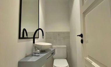VENDIDO PISO DE 4 AMBIENTES A LA CALLE CON DOBLE BALCÓN en PLAZA MITRE