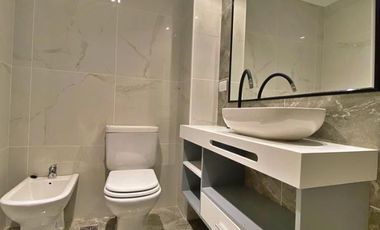 VENDIDO PISO DE 4 AMBIENTES A LA CALLE CON DOBLE BALCÓN en PLAZA MITRE