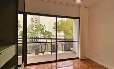VENDIDO PISO DE 4 AMBIENTES A LA CALLE CON DOBLE BALCÓN en PLAZA MITRE