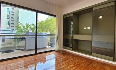 VENDIDO PISO DE 4 AMBIENTES A LA CALLE CON DOBLE BALCÓN en PLAZA MITRE