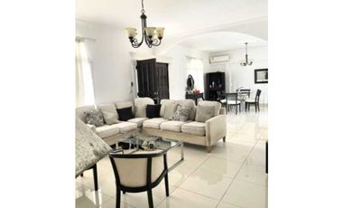 CASA PARQUE LEFEVRE CHANIS