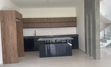 A una cuadra del Tecmilenio