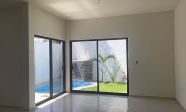 A una cuadra del Tecmilenio