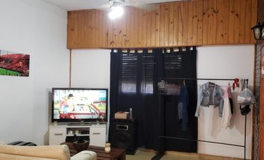 VENTA CASA DOS PLANTAS /  4 AMBIENTES  WILDE (valor publicado a modo figurativo NO INFORMATIVO CONSULTE)