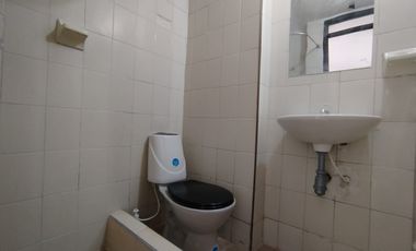 apartamento en arriendo en los alcázares. Cod A105469