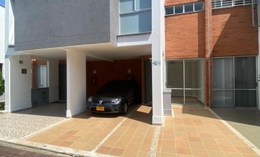 casa condominio en venta en valle del lili. Cod V4872