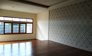 DISEWAKAN RUMAH MEWAH @ SETRADUTA RAYA BANDUNG UTARA
