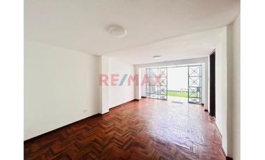 Alquilo Amplio Dpto 95 M2 De 2 Dormitorios En 1Er Piso  Urb. Los Precursores - Surco!