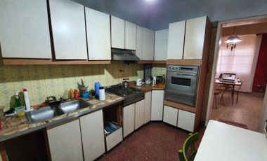 Casa 4 amb. cerca del centro de Quilmes a reciclar Oportunidad