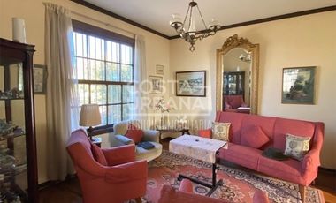 Gran casa en amplio terreno en Centro de Quilpué