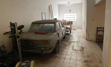 VENTA -  CASA AMERICANA DE 3 AMBIENTES A RECICLAR - MORON