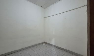 Disewakan Rumah 2 Lantai di Tebet Utara - 5+1 KT, Akses 2 Mobil, One Gate System