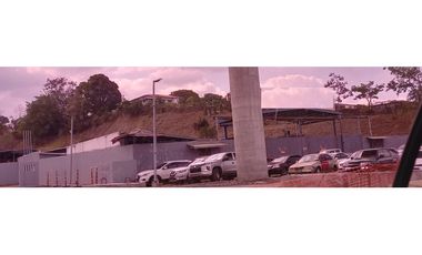 Se Alquila Lote para Flota de Autos, Equipos Pesados. Vía Transistmica