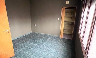 Departamento Tipo Casa en venta en Remedios de Escalada Este