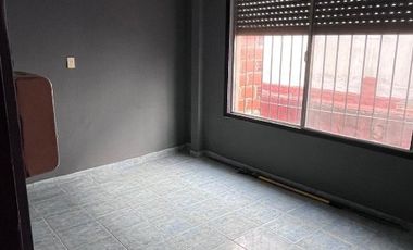 Departamento Tipo Casa en venta en Remedios de Escalada Este