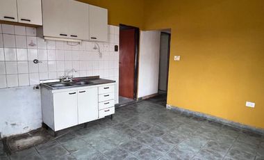 Departamento Tipo Casa en venta en Remedios de Escalada Este