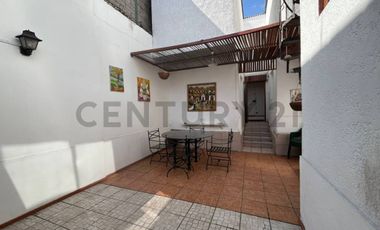 casa con local comercial