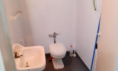 Local comercial 36M2 en excelente ubicación en galería planta Baja y depósito