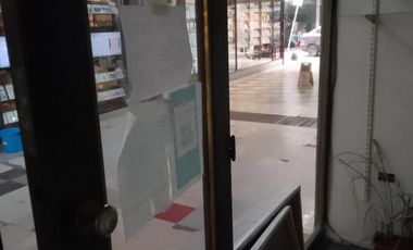 Local comercial 36M2 en excelente ubicación en galería planta Baja y depósito