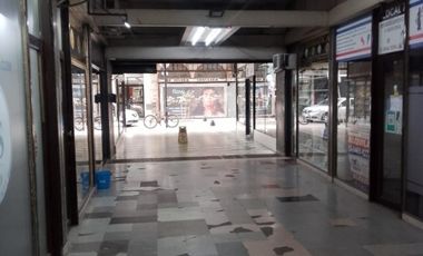 Local comercial 36M2 en excelente ubicación en galería planta Baja y depósito