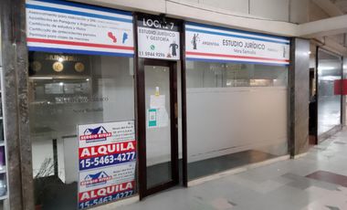 Local comercial 36M2 en excelente ubicación en galería planta Baja y depósito