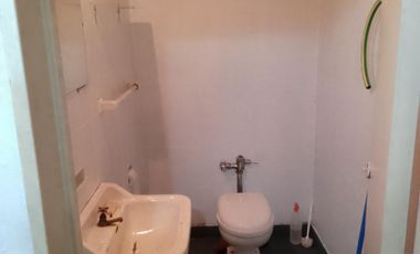 Local comercial 36M2 en excelente ubicación en galería planta Baja y depósito