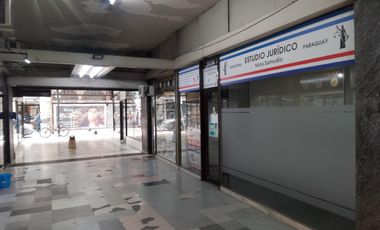 Local comercial 36M2 en excelente ubicación en galería planta Baja y depósito