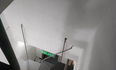 Local comercial 36M2 en excelente ubicación en galería planta Baja y depósito