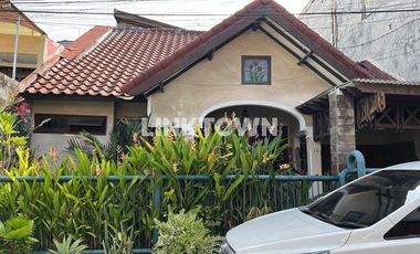 Rumah Murah Semifurnished Lokasi Strategis di Semolowaru