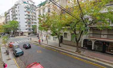 IMPECABLE 3 AMBIENTES CON PATIO PROPIO DE 40 METROS EN RECOLETA