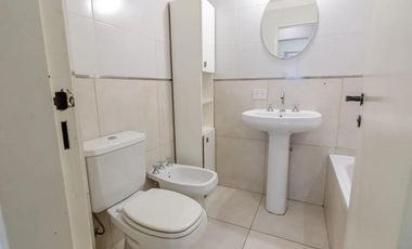 IMPECABLE 3 AMBIENTES CON PATIO PROPIO DE 40 METROS EN RECOLETA