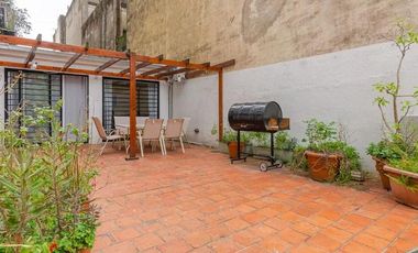 IMPECABLE 3 AMBIENTES CON PATIO PROPIO DE 40 METROS EN RECOLETA