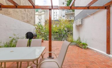 IMPECABLE 3 AMBIENTES CON PATIO PROPIO DE 40 METROS EN RECOLETA