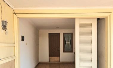 Rumah luas di Janur Kuning, Kelapa Gading. Rapih terawat, Siap huni