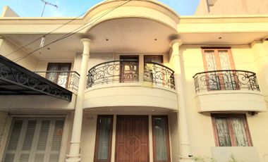 Rumah luas di Janur Kuning, Kelapa Gading. Rapih terawat, Siap huni