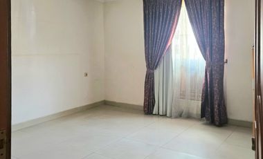 Rumah luas di Janur Kuning, Kelapa Gading. Rapih terawat, Siap huni