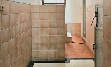 Rumah luas di Janur Kuning, Kelapa Gading. Rapih terawat, Siap huni