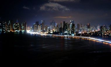 Alquilo - Vendo Lujoso Apartamento en Costa del Este $3200