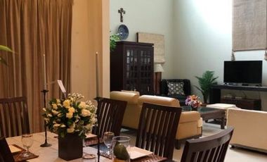 Disewakan Rumah Mewah 2 Lantai di Perum Darmo Hill Surabaya